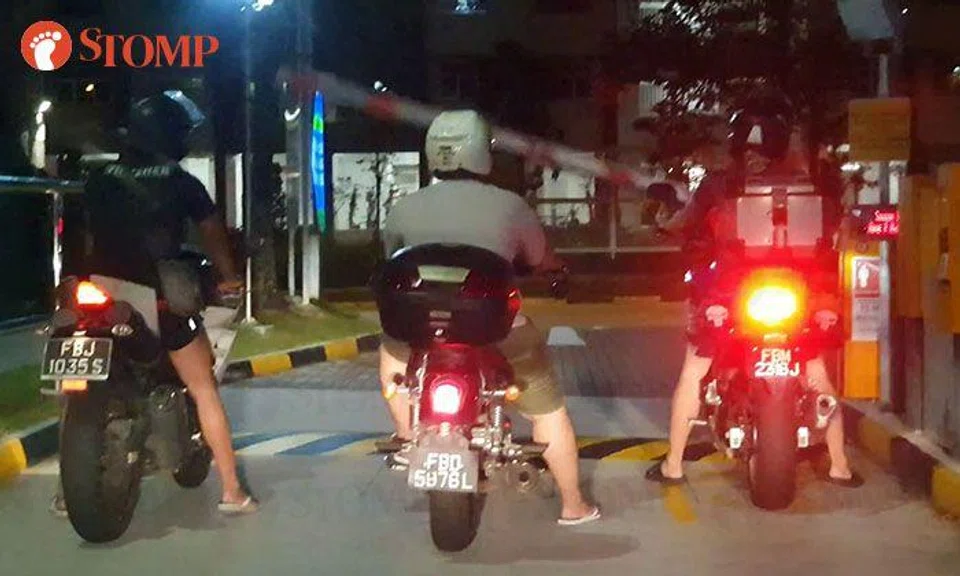 3 for the price of 1? Motorcyclists exit Woodlands carpark at the same time