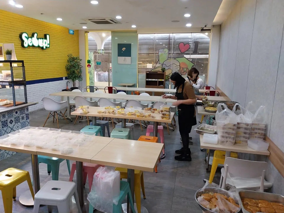 Nasi lemak restaurant Sedap! had prepared 150 packets of nasi lemak with 150 bottles of water, but all went unclaimed.