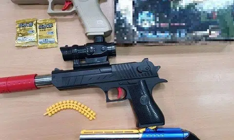 S'porean girls caught bringing in 3 airsoft guns, pellets