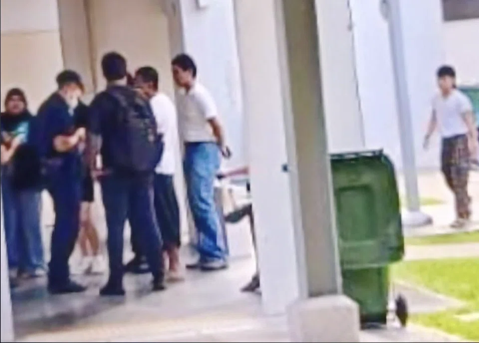 Members of the group Students Actions for Transformative Justice (Satu) with the police. 