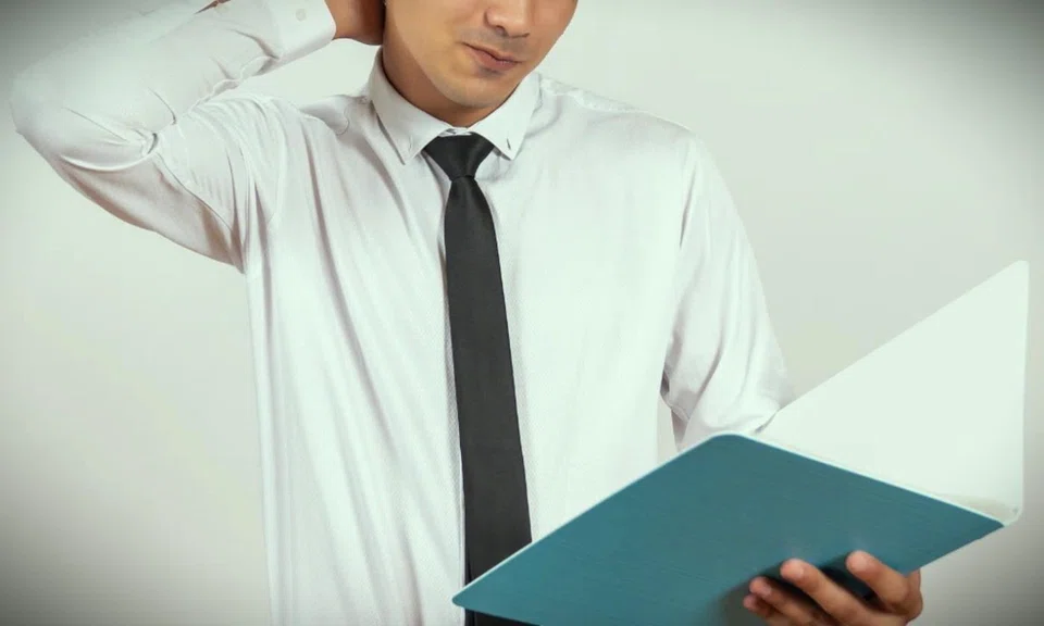 ‘There is no slavery in S'pore’: Redditor who resigned says employer won’t let him leave without serving notice