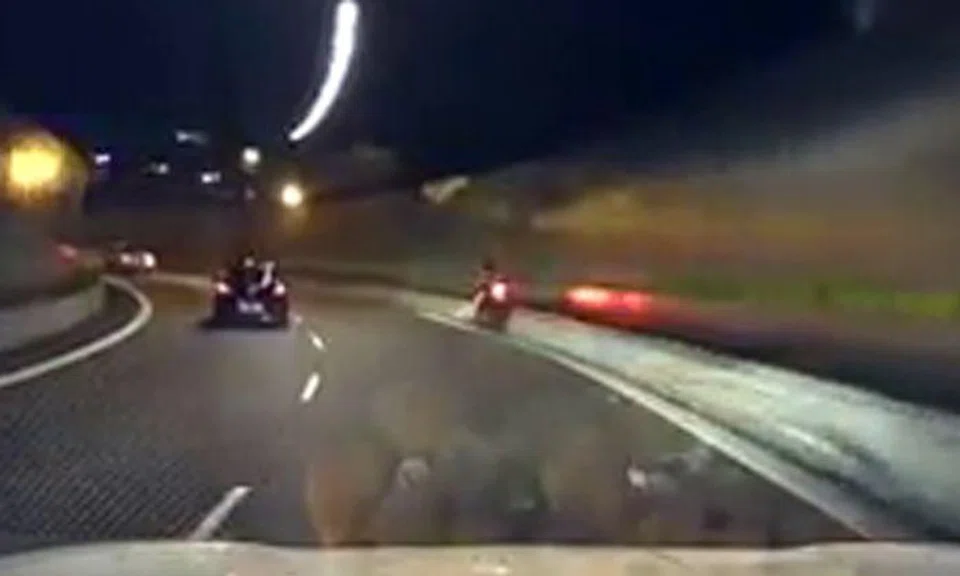 Source: Screengrab / Motorist.sg Facebook video
