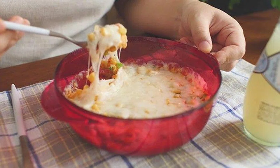 Spoon pizza makes eating alone a lot more fun
