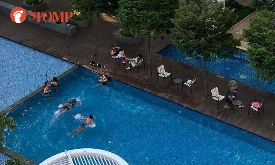 Stomper IL, who lives in a condo in District 11, shared photos of one such incident, which took place on Sept 22 at around 6pm.