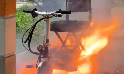 Burning PMA spotted on Hougang footpath: 'Really glad this did not happen in enclosed area'