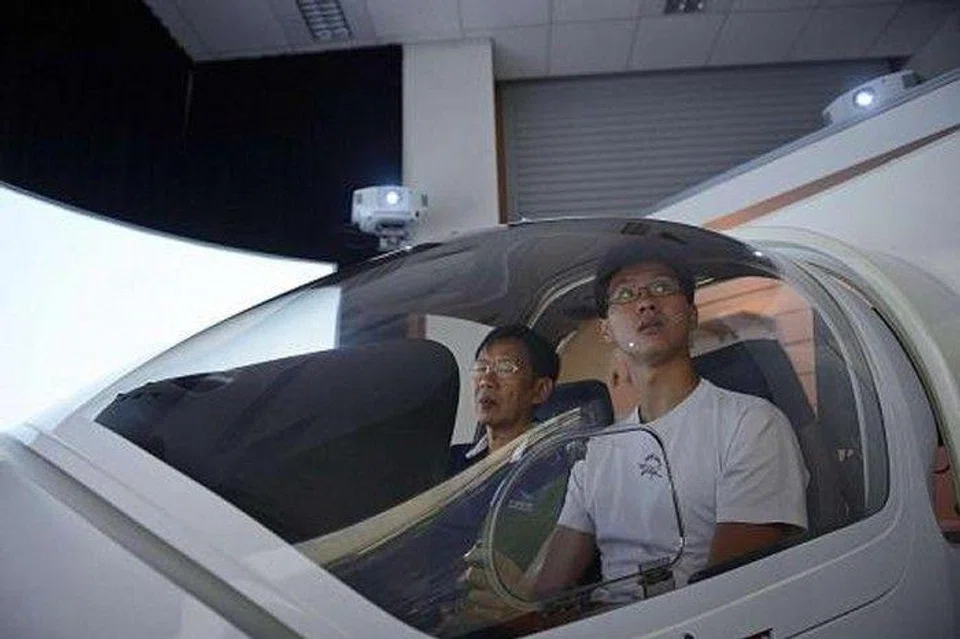 Teens in S'pore get pilot licence -- even before they can drive