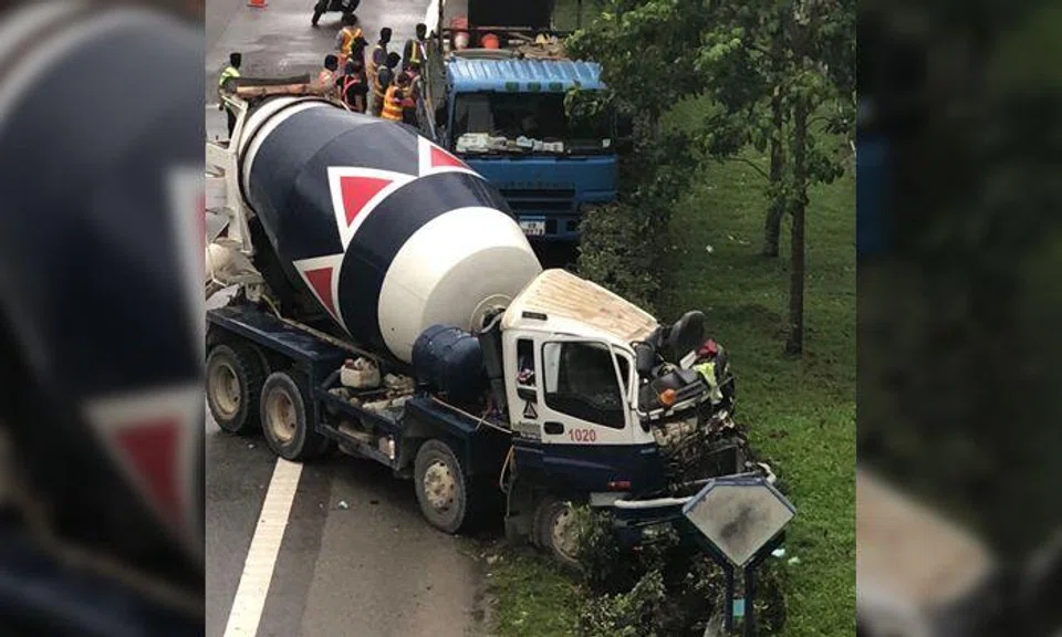 Cement mixer and truck collide along TPE towards SLE