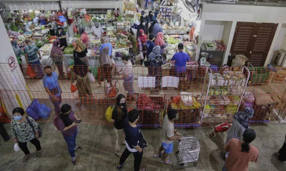 Geylang Serai Market, one of four wet markets with restricted entry as part of measures to further limit crowds. Photo: Berita Harian