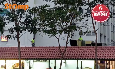 Are these men working at height with enough safety measures? Stomper doesn't think so