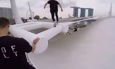 Police report made after men perform dangerous stunts on top of Esplanade Outdoor Theatre