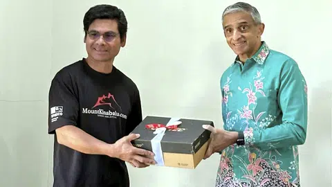 'Their courage will not be forgotten': Singapore honours Kinabalu mountain guides 10 years after Sabah quake