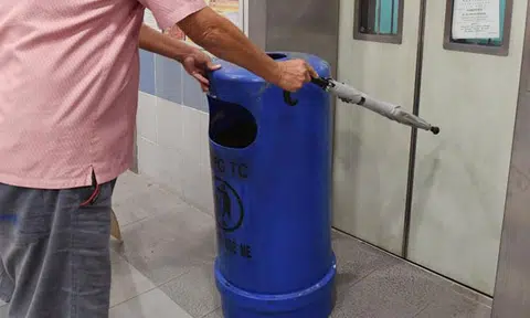 Cabby injured after Sengkang lift plunges three storeys in a second: "Lucky I held onto railings"