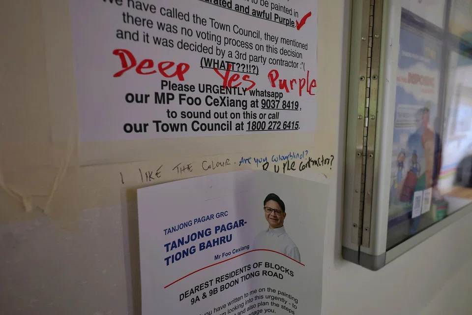 The notices highlighted the purple colour scheme and lack of a voting process.