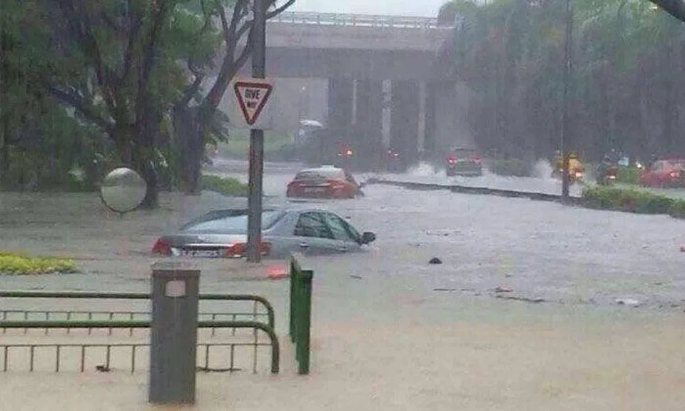 Did you receive this WhatsApp photo of 'flood' in Thomson Rd area? It’s an old picture 