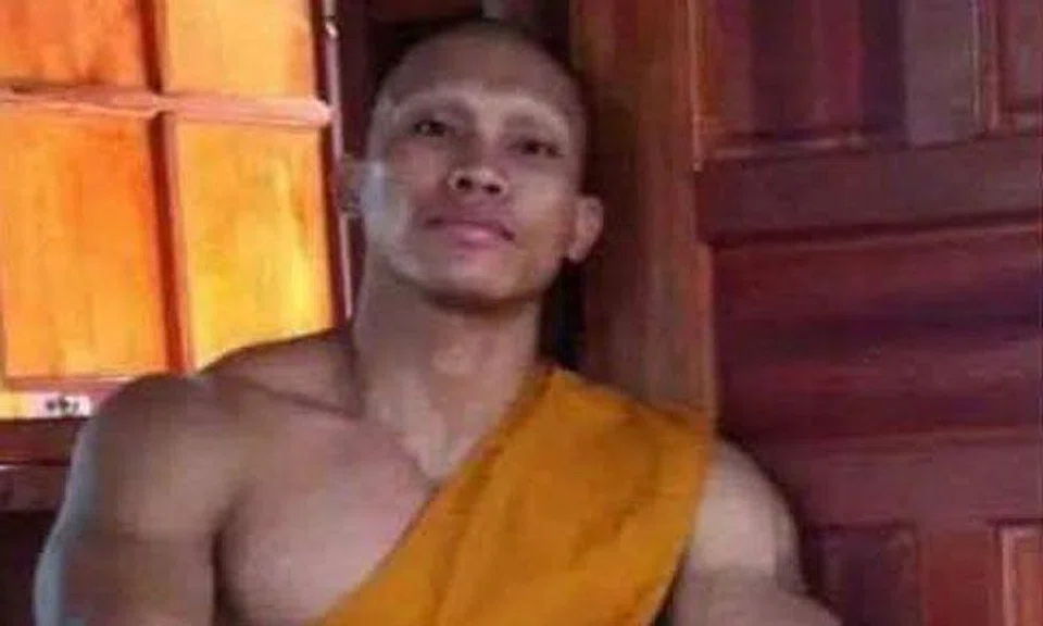 Latest hunk to melt hearts online is Thai bodybuilding monk