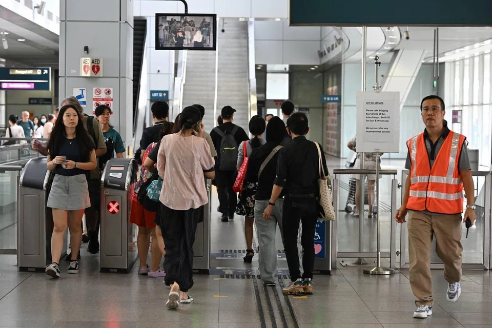 Passengers are not able to board the LRT at Punggol MRT station around 9.40am on Aug 15.