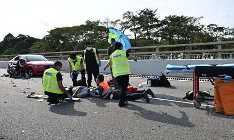 SCDF was alerted around 9.30am and took the man to Changi General Hospital. Photo: The Straits Times
