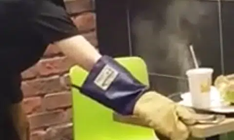 YouTube video showing Samsung Galaxy Note 7 catching fire goes viral