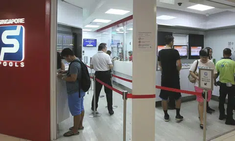 'Sibeh heng' individual spends $28 on Toto bet at Lucky Plaza... wins $8m top prize