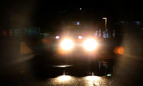 39-year-old man arrested after speeding off and running over police officer's foot