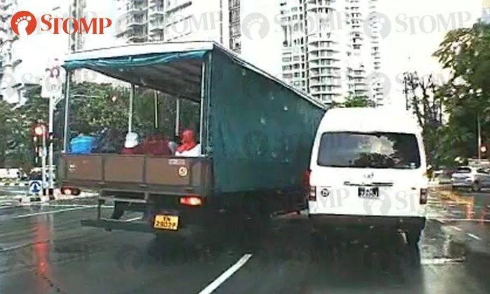 Lorry hits Volvo and van after failing to stop in time for red light at River Valley Road