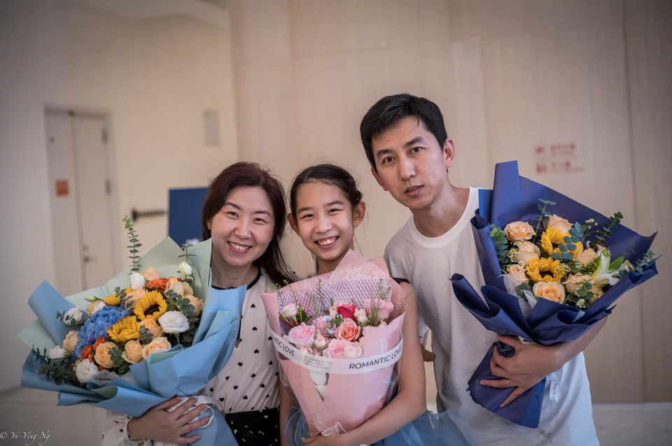 cathy chen xi with parents