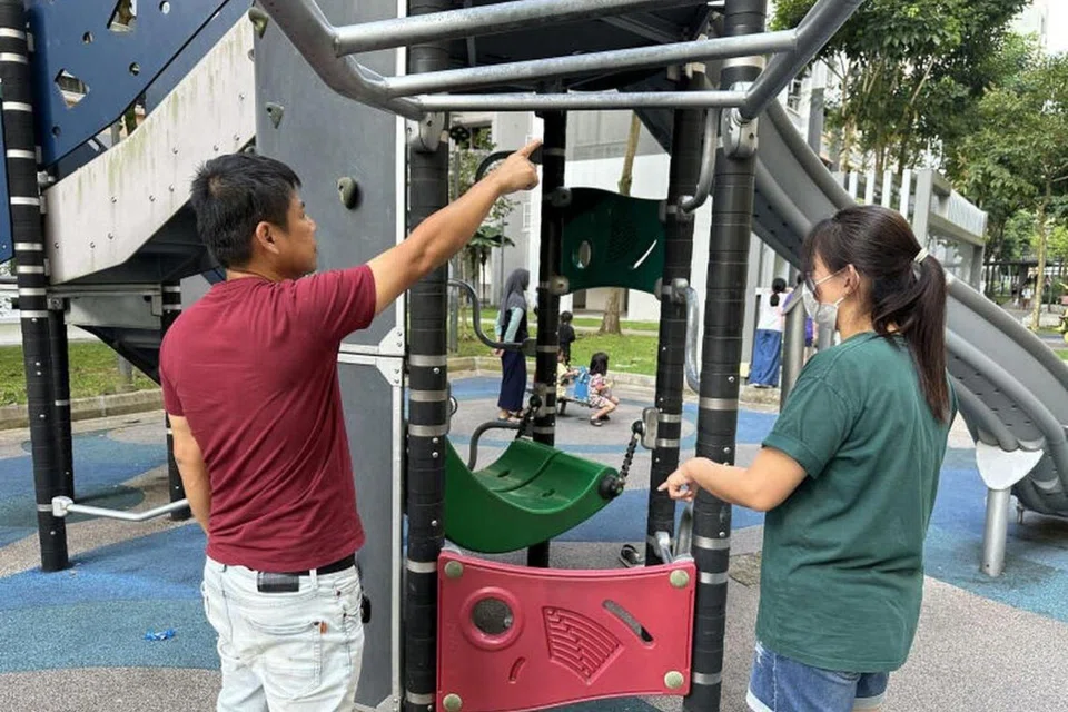 Liu Zhiyuan and his wife, Cheng Meiyan, said their son lost his footing on the monkey bars and fell, hitting a nearby plastic partition. 