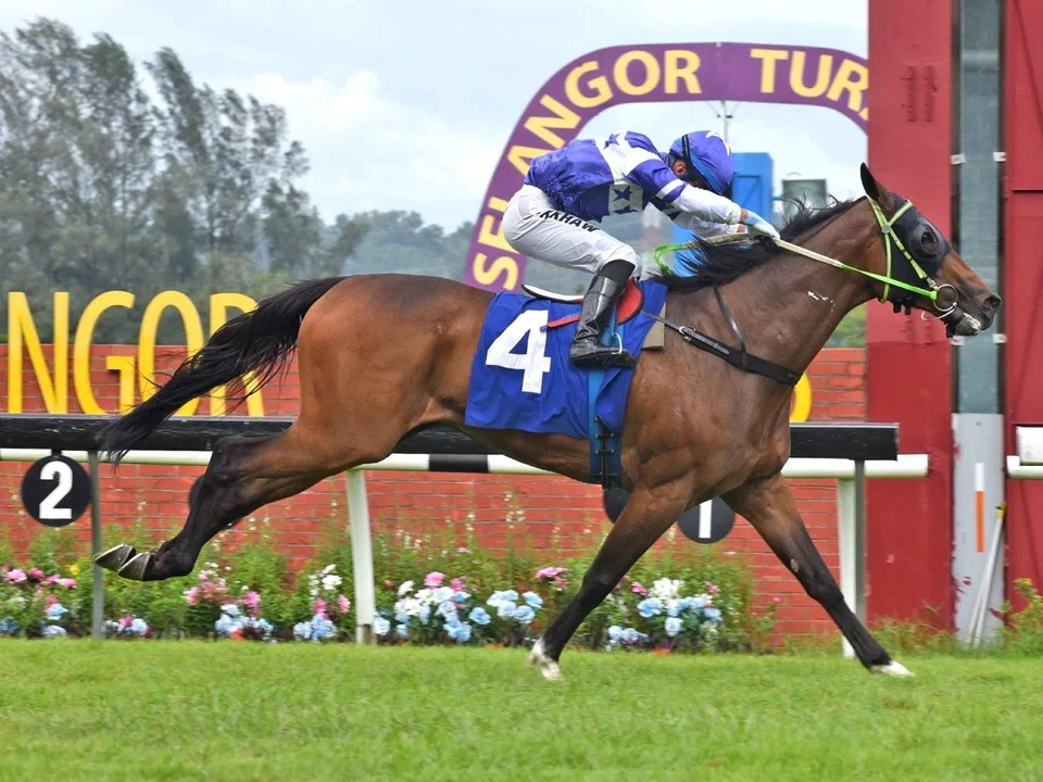 Te Akau Ben (Khaw Choon Kit) romping home in the Metro A race (1,600m) at Sungai Besi on March 1. 