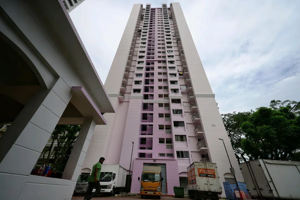 Block 2A (back) in Boon Tiong Road fully repainted in lighter shades of purple. 