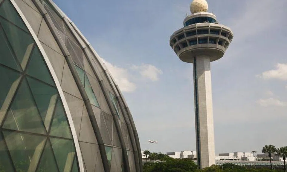 Passenger flying from KL to S'pore discovers credit card missing from bag after plane lands