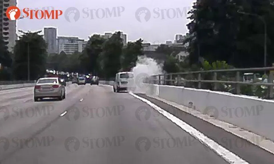 Van driver suddenly crashes into road barrier along CTE