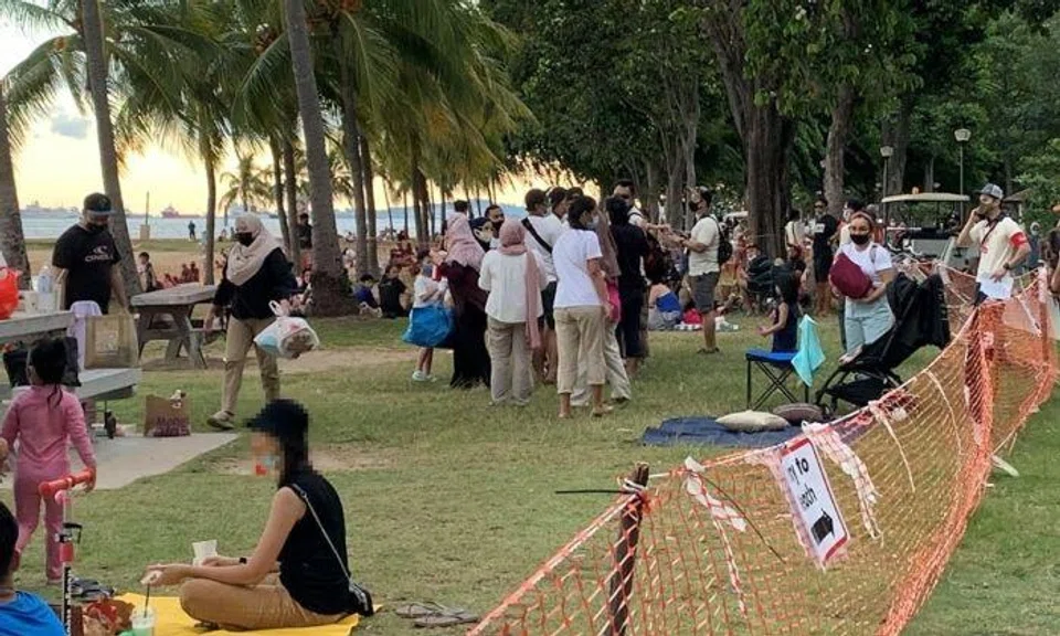 Large groups seen gathering at beaches over weekend: 'A good number didn't wear masks'