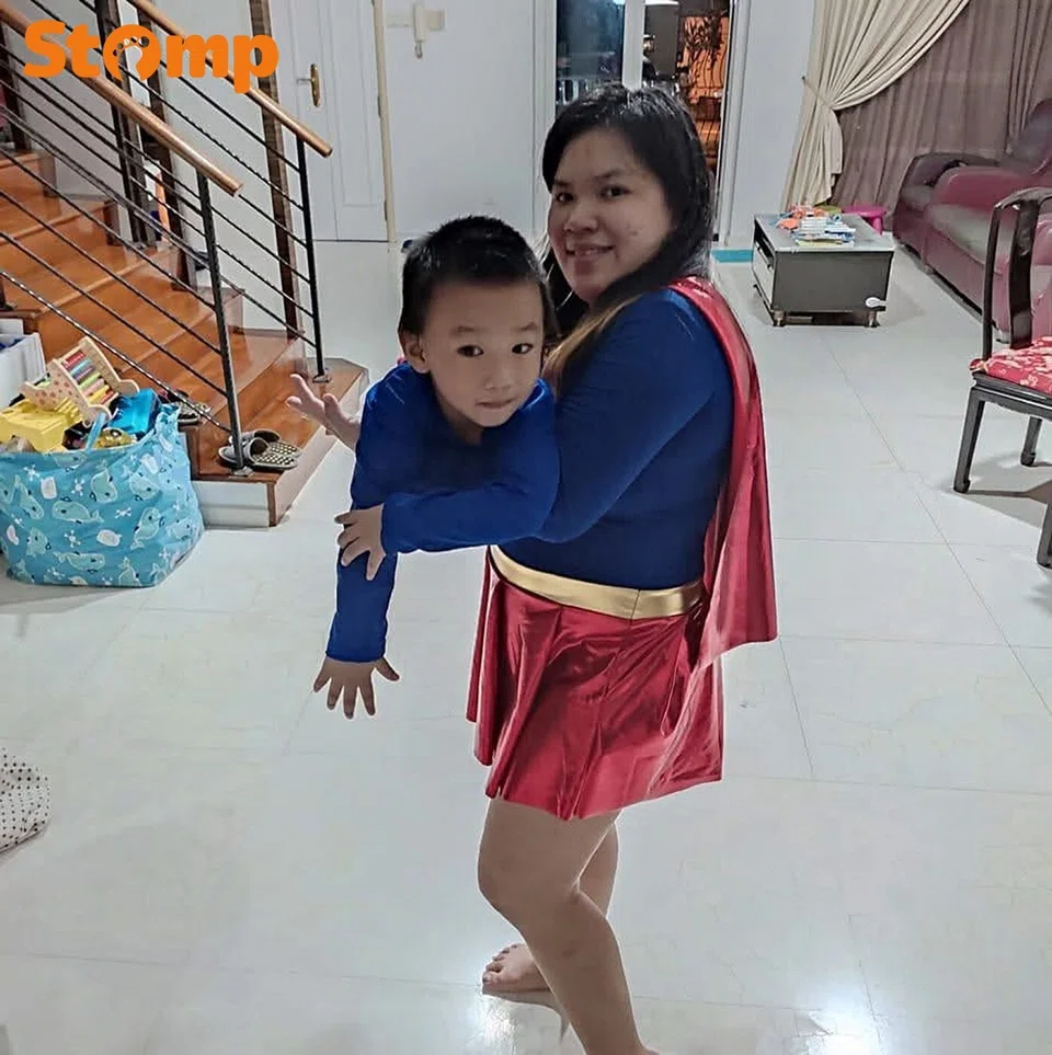PWD helps elderly neighbour who collapsed in Punggol