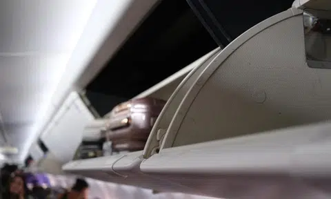 unruly passenger on plane