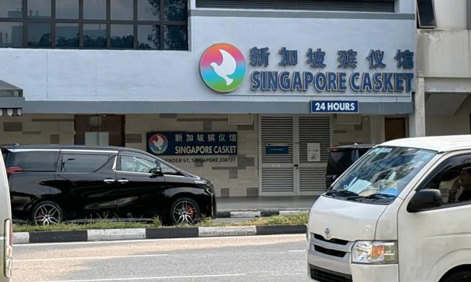 There are at least nine hotels in the surrounding area near Singapore Casket.