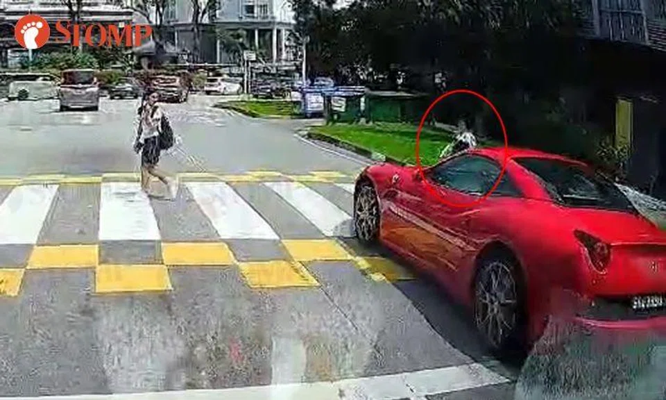 Driver shares reminder 'to all parents not to let young kids cross the road by themselves'