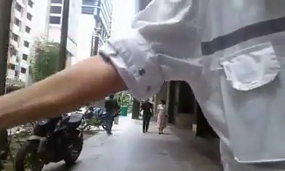 PMD rider honks at pedestrian and scolds him for not giving way: 'We must share the path'