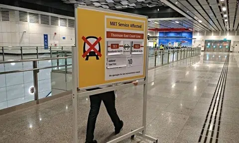 SMRT posted on social media for commuters to add an additional travelling time of 10 minutes. Photo: The Straits Times