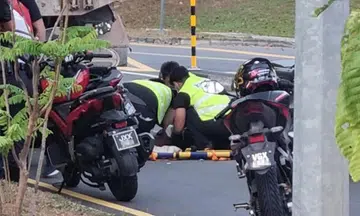 Motorcyclist taken unconscious to hospital after accident with tipper truck in Defu industrial area