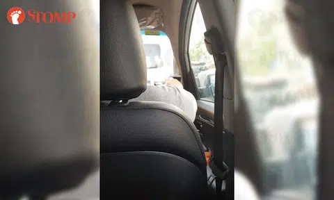Grab driver not wearing seat belt tells passenger: "I don't need safety, I die die ah"