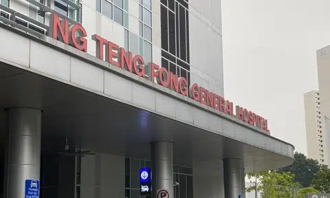 Patient wakes up to see nurse going through his things, discovers unauthorised bank transactions