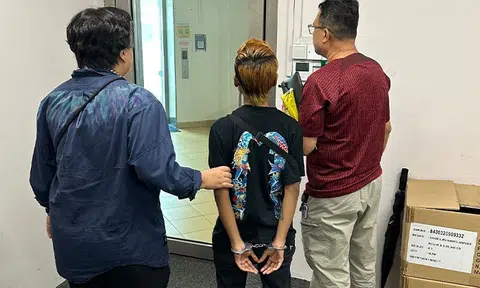 Four nabbed for selling their banking accounts and Singpass details to scammers