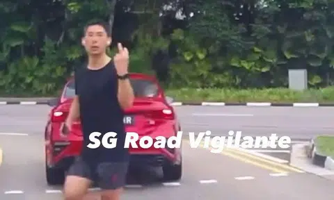 Jogger shows middle finger to Merc driver after ignoring red man and running in front of car