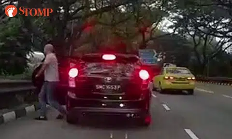 Car stops at slip road before ECP to drop off passenger