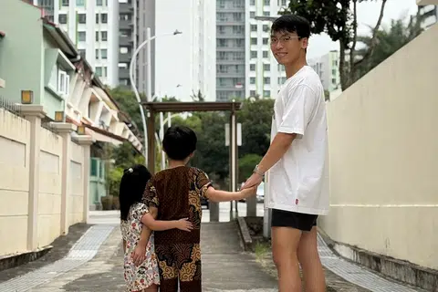 Mr Ke met his wife when they were in polytechnic. 