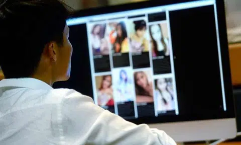 Malaysian women as young as 14 livestream videos of themselves undressing for money