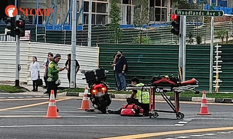 Man taken to hospital after accident involving 2 motorcycles in Woodlands