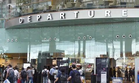 9 foreigners to be deported for asking travellers at airport to carry gold and phones to their countries