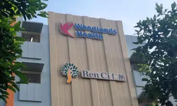 A woman said that she rushed from work to Ren Ci@Woodlands, a dementia daycare centre, and found her mother sitting in a wheelchair alone.