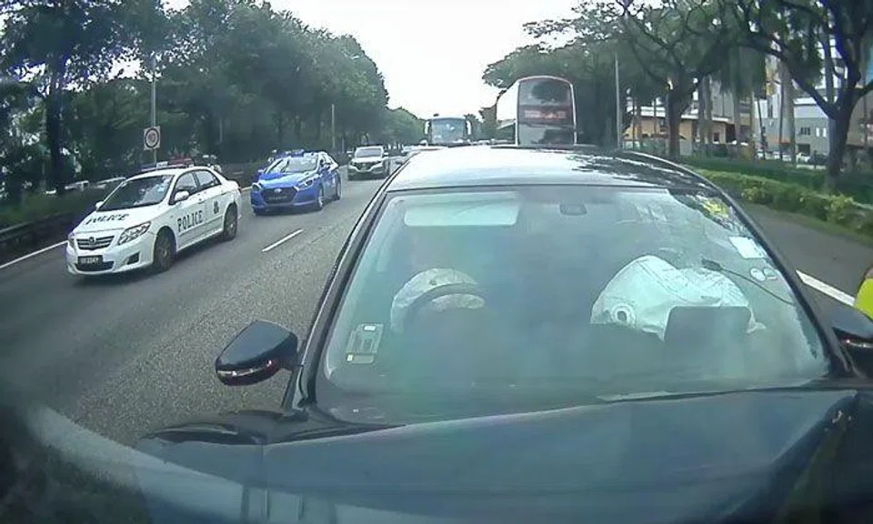 Driver plays bumper cars on expressway and causes accident involving police car